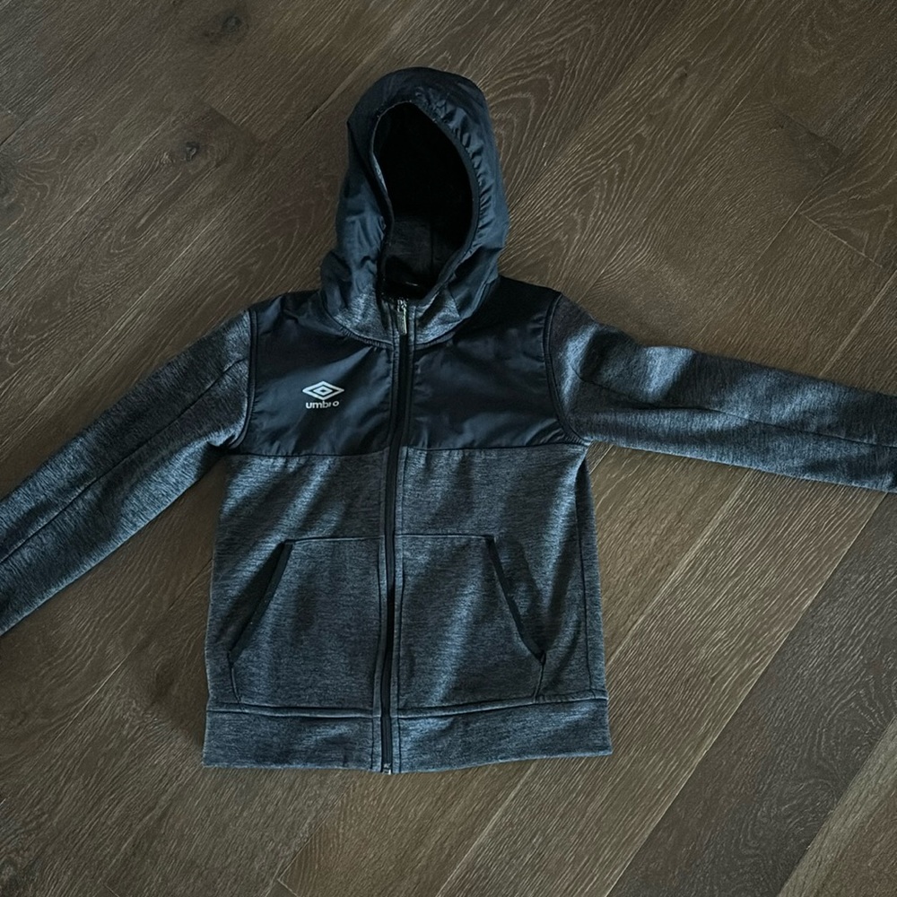 Umbro Boys zip up hooded jacket